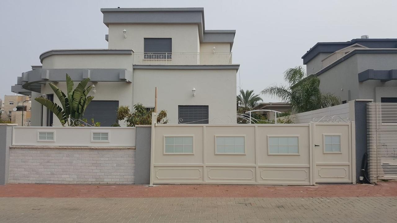 Regina'S Place Or Akiva Екстер'єр фото