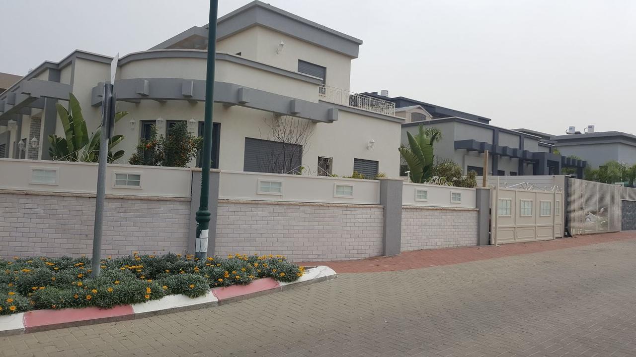 Regina'S Place Or Akiva Екстер'єр фото